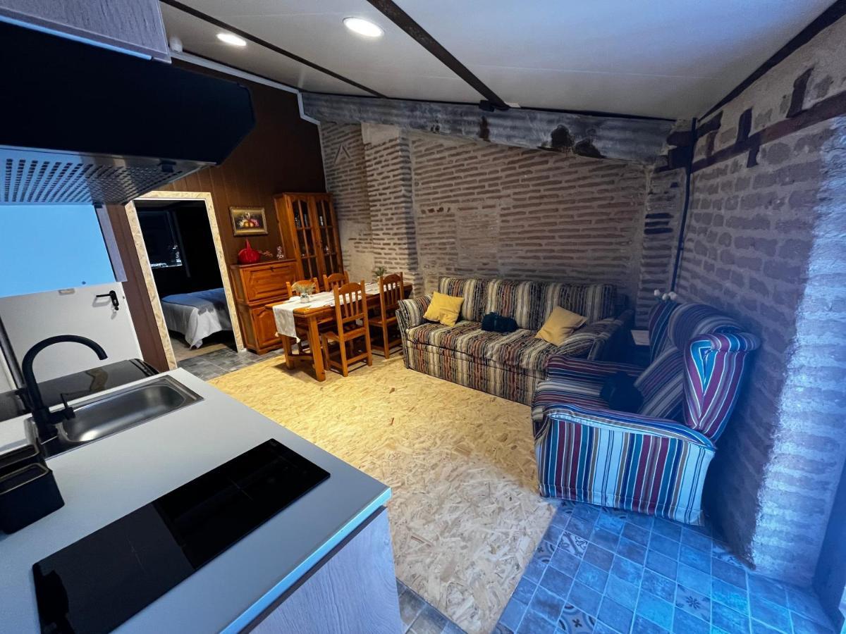 Casa Ruina Guest House Nava del Rey Екстериор снимка