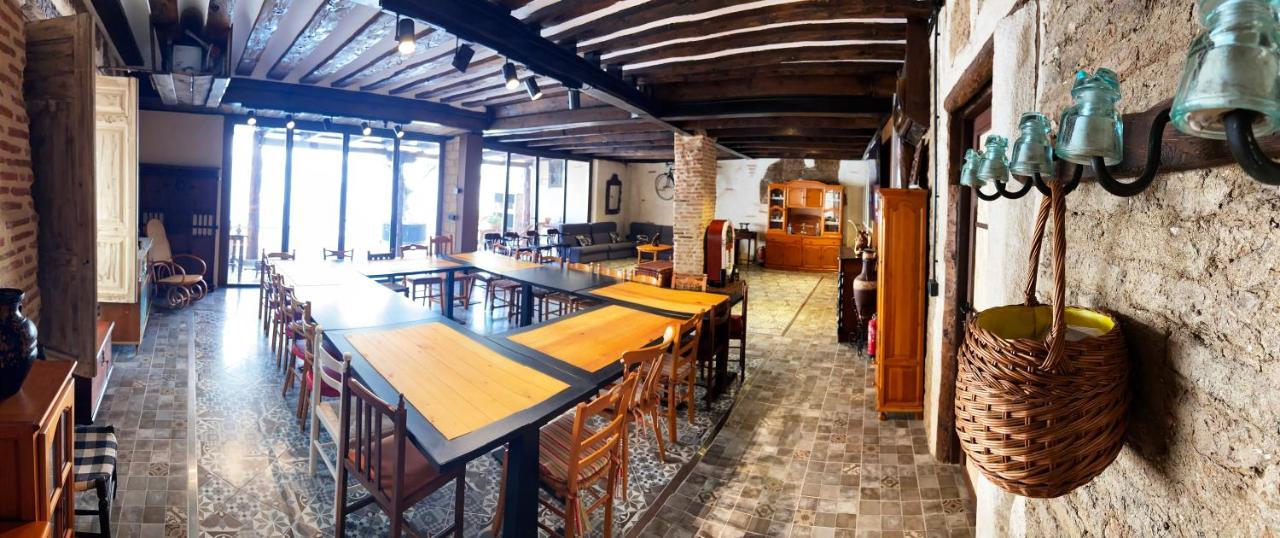 Casa Ruina Guest House Nava del Rey Екстериор снимка