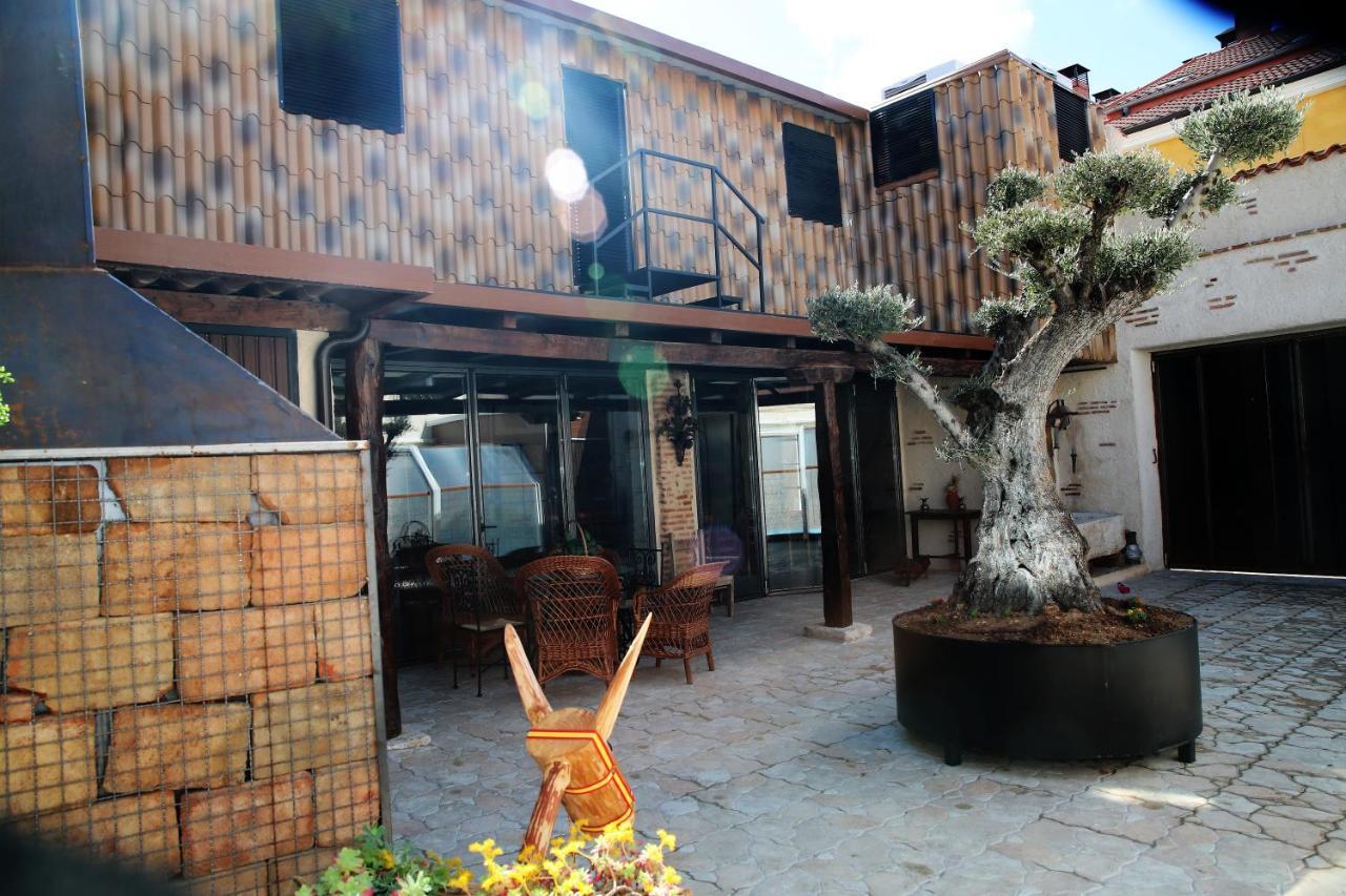 Casa Ruina Guest House Nava del Rey Екстериор снимка