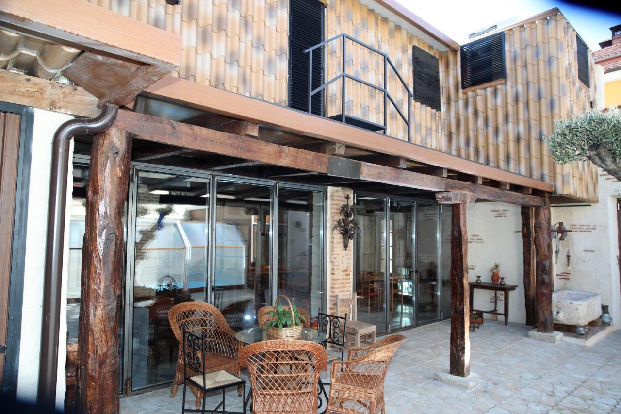 Casa Ruina Guest House Nava del Rey Екстериор снимка