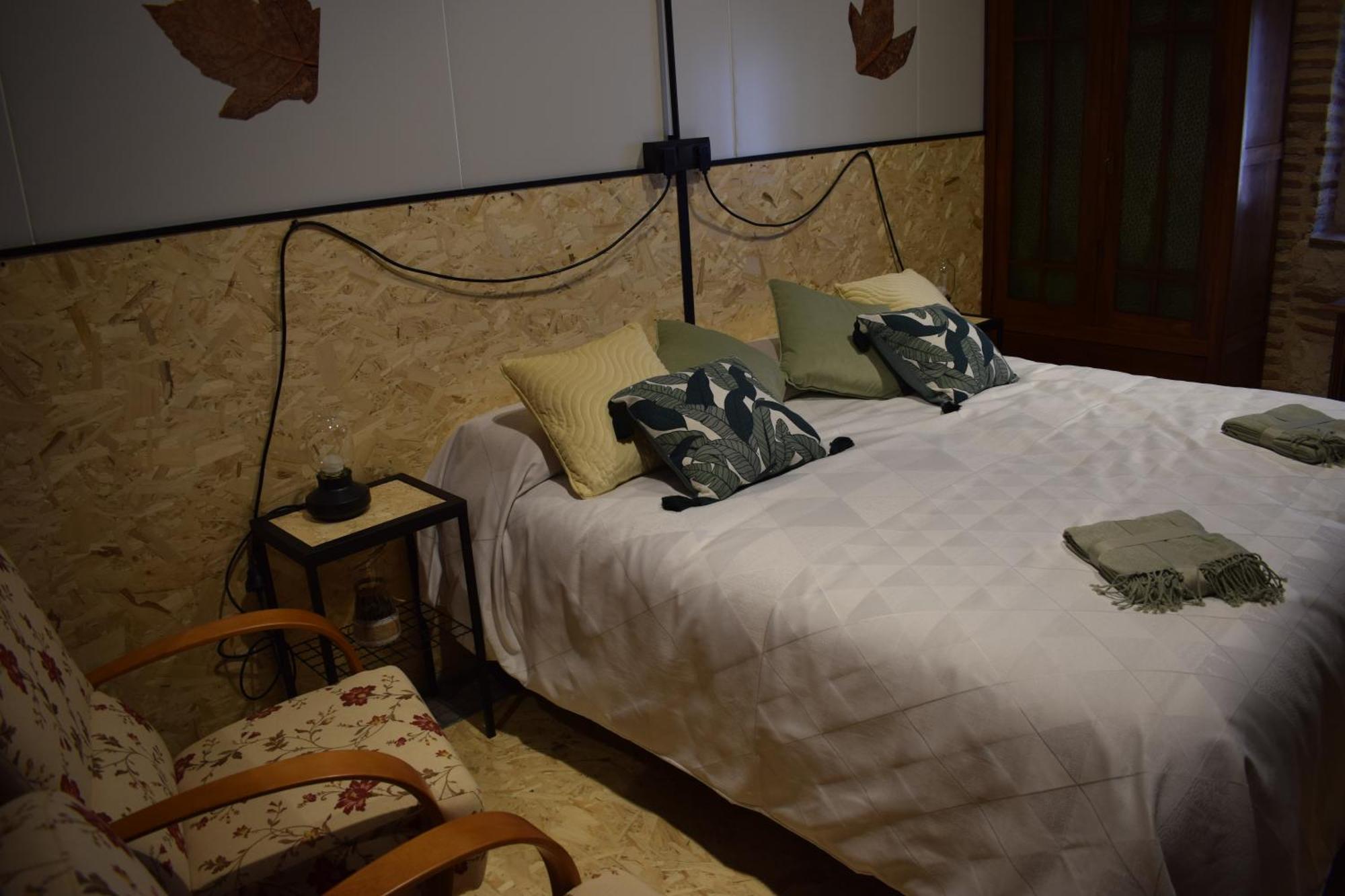 Casa Ruina Guest House Nava del Rey Екстериор снимка