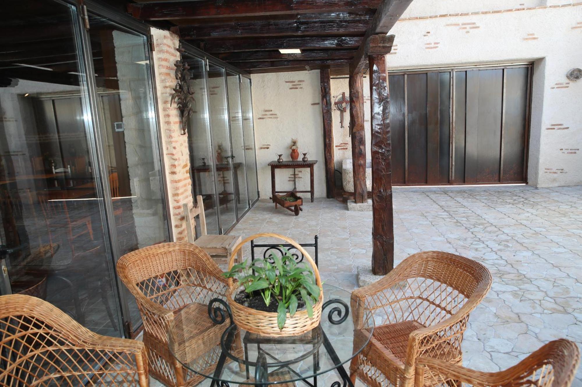 Casa Ruina Guest House Nava del Rey Екстериор снимка