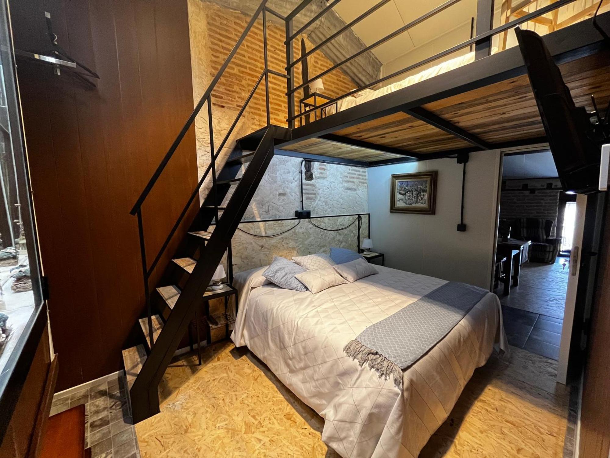 Casa Ruina Guest House Nava del Rey Екстериор снимка